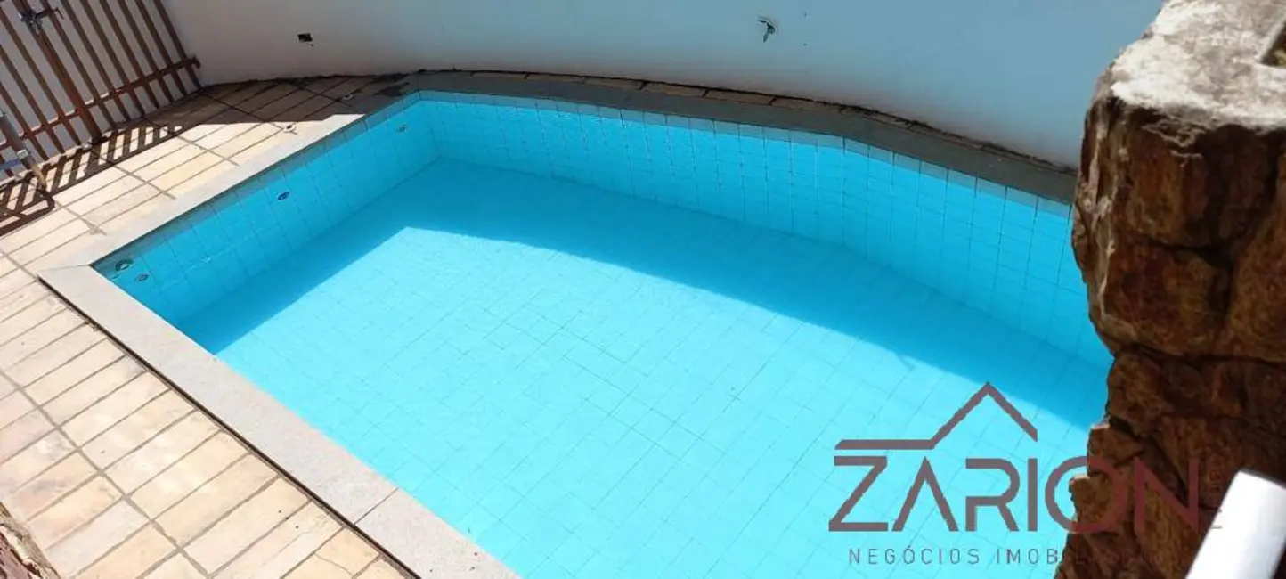 Foto 4 de Casa com 4 quartos à venda e para alugar, 278m2 em Tremembe - SP