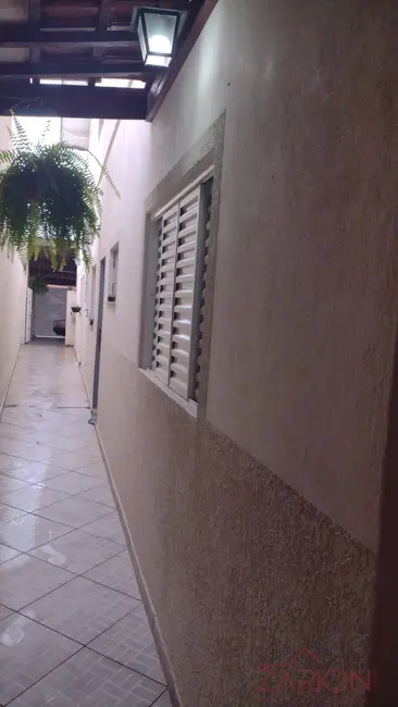 Foto 3 de Casa com 3 quartos à venda em Vila Areao, Taubate - SP