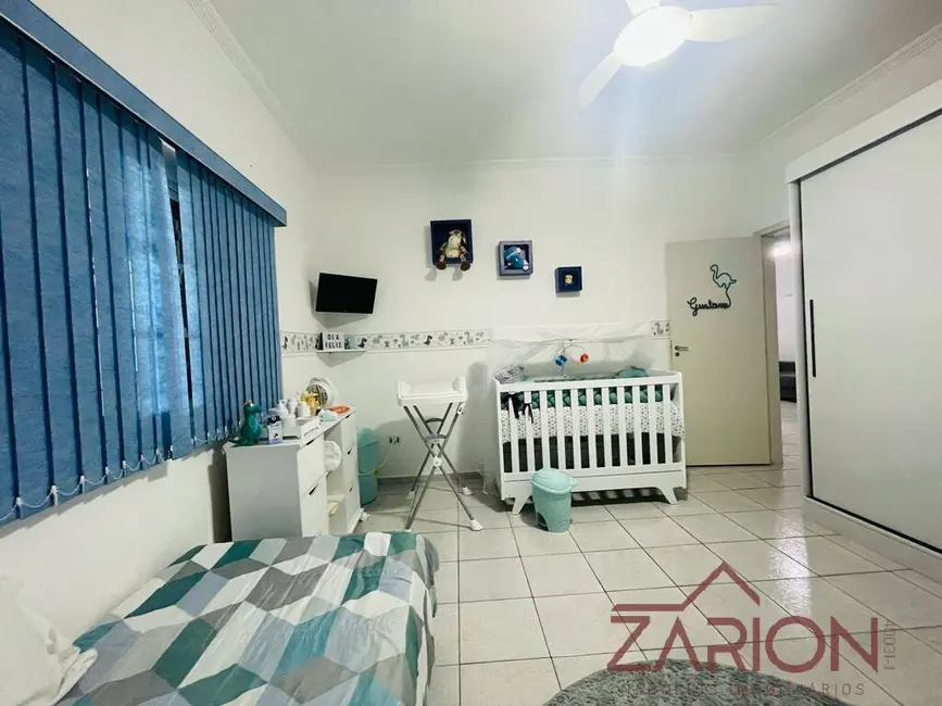 Foto 3 de Casa com 2 quartos à venda, 176m2 em Residencial Estoril, Taubate - SP