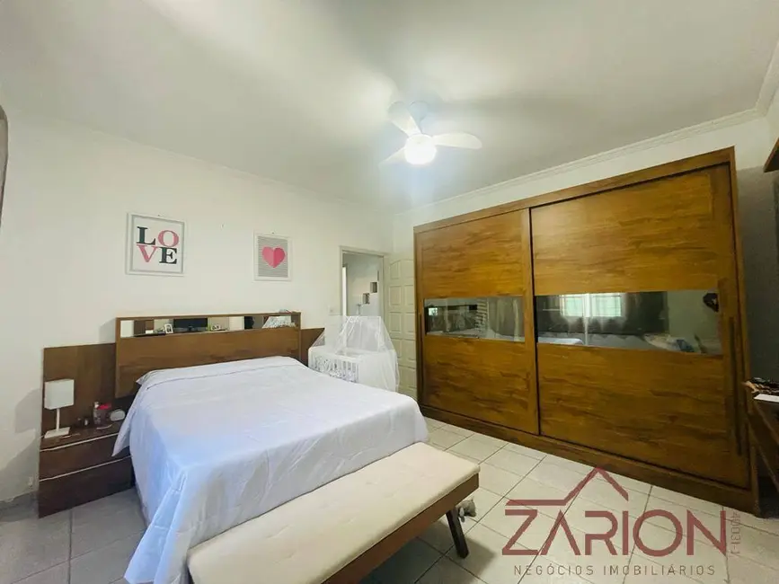 Foto 7 de Casa com 2 quartos à venda, 176m2 em Residencial Estoril, Taubate - SP