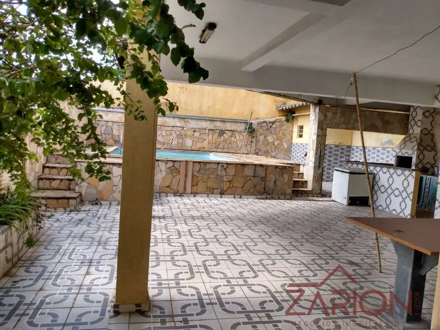 Foto 3 de Sala Comercial para alugar, 700m2 em Vila São Geraldo, Taubate - SP