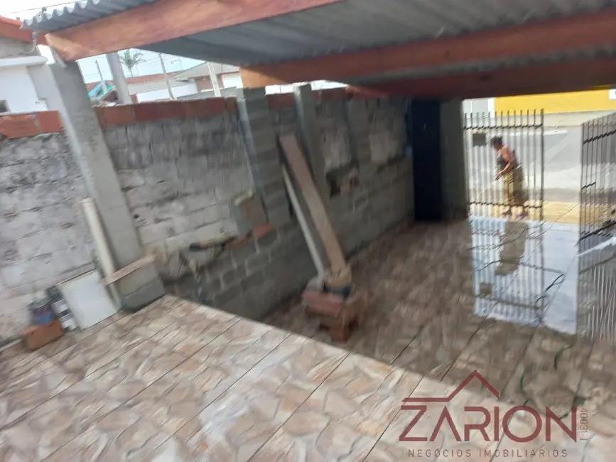 Foto 2 de Casa com 1 quarto para alugar, 80m2 em Residencial e Comercial Cidade Jardim, Pindamonhangaba - SP