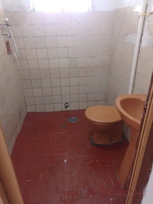 Foto 5 de Casa com 2 quartos para alugar, 300m2 em Jardim Sandra Maria, Taubate - SP