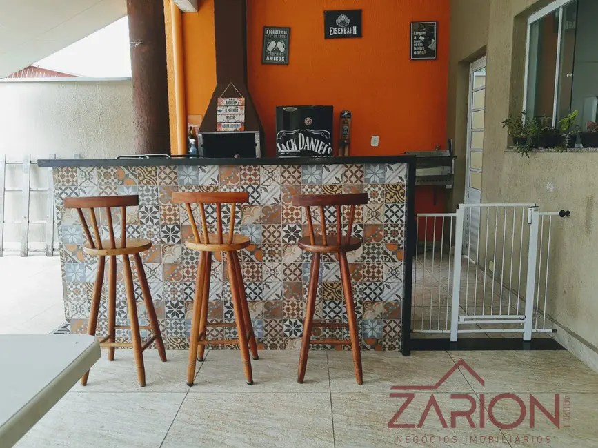 Foto 5 de Casa com 4 quartos à venda e para alugar, 230m2 em Piracangaguá, Taubate - SP