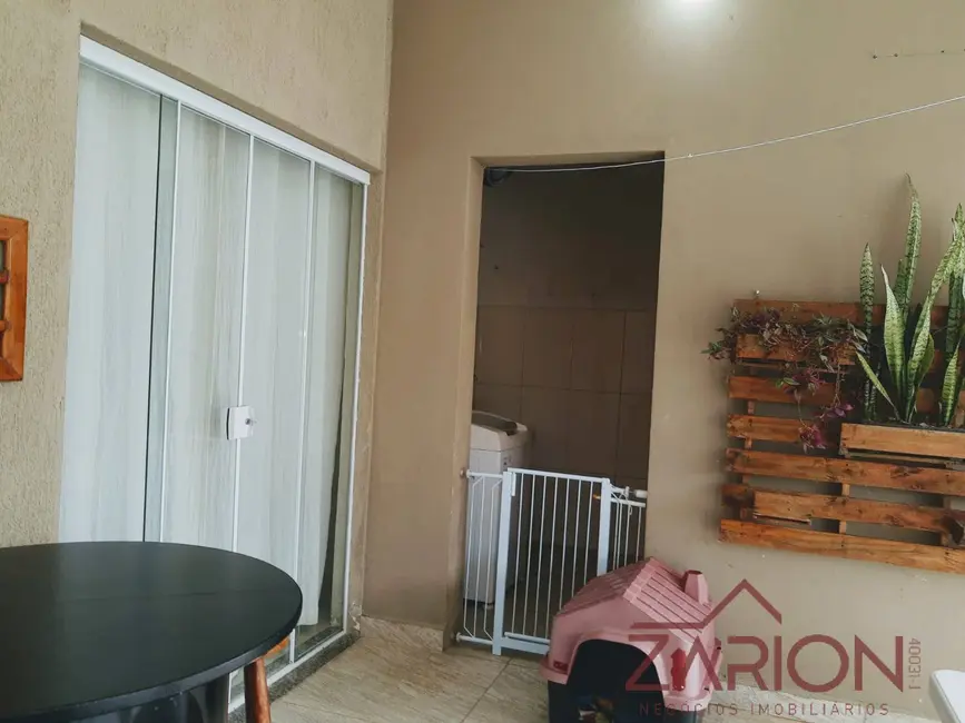 Foto 6 de Casa com 4 quartos à venda e para alugar, 230m2 em Piracangaguá, Taubate - SP