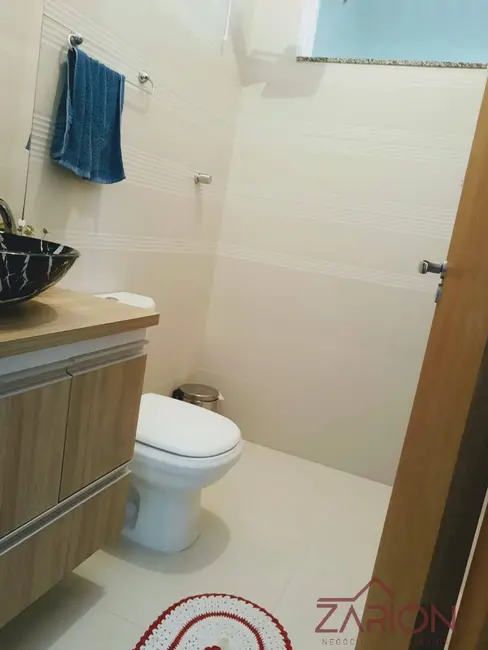 Foto 8 de Casa com 4 quartos à venda e para alugar, 230m2 em Piracangaguá, Taubate - SP