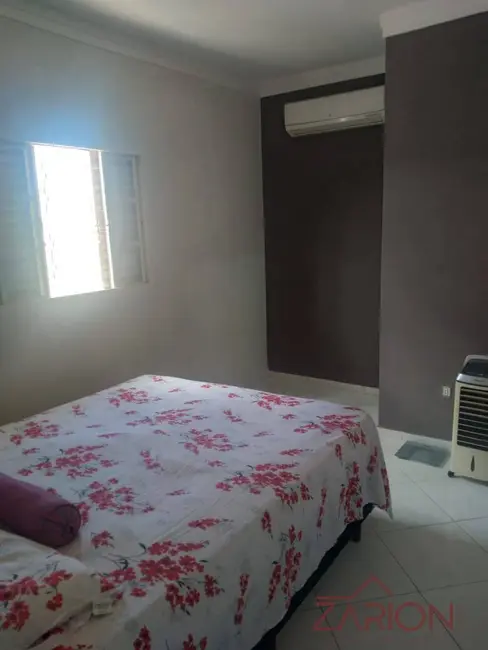 Foto 9 de Casa com 3 quartos à venda, 170m2 em Vila São José, Taubate - SP
