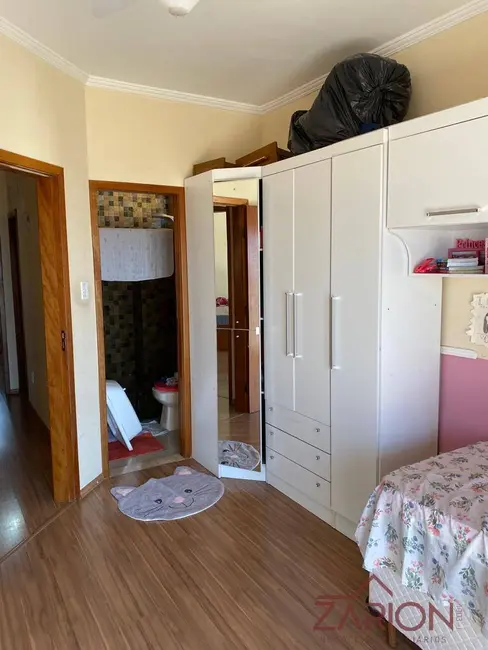 Foto 2 de Casa com 3 quartos à venda, 300m2 em Campos Elíseos, Taubate - SP