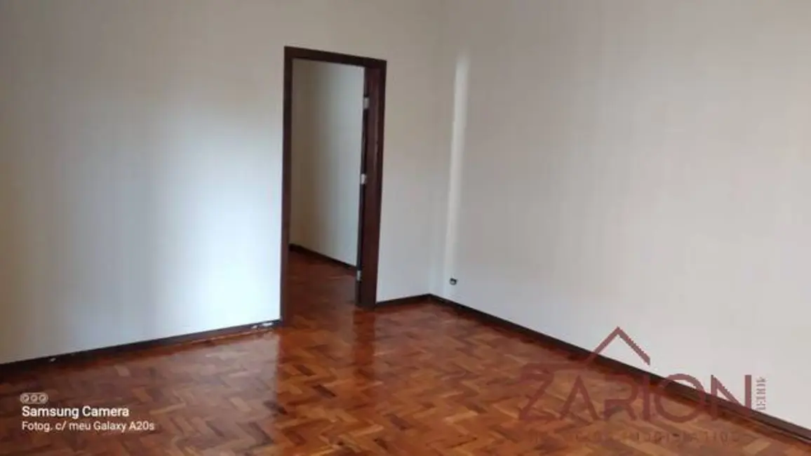 Casa com 3 quartos para alugar, 170m2 em Areão, Taubate - SP - imagem 4 Foto 4 de Casa com 3 quartos para alugar, 170m2 em Areão, Taubate - SP