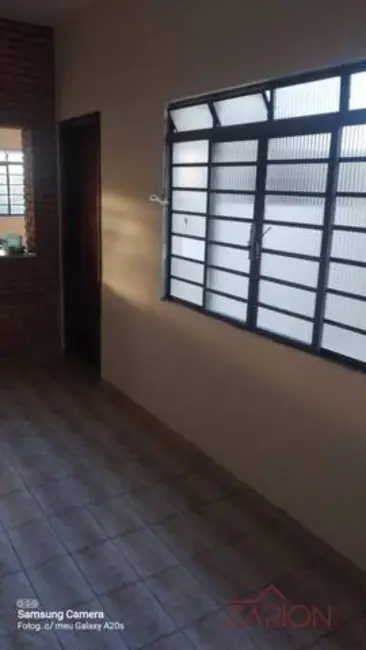 Casa com 3 quartos para alugar, 170m2 em Areão, Taubate - SP - imagem 5 Foto 5 de Casa com 3 quartos para alugar, 170m2 em Areão, Taubate - SP