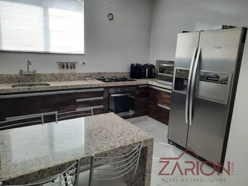Casa com 3 quartos para alugar, 340m2 em Centro, Tremembe - SP - imagem 2 Foto 2 de Casa com 3 quartos para alugar, 340m2 em Centro, Tremembe - SP