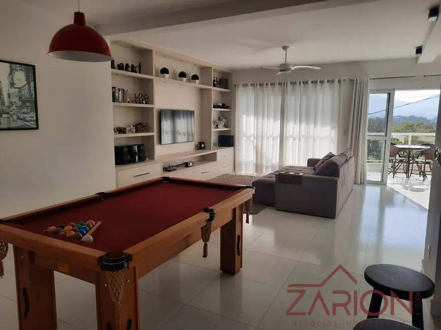 Casa com 3 quartos para alugar, 340m2 em Centro, Tremembe - SP - imagem 9 Foto 9 de Casa com 3 quartos para alugar, 340m2 em Centro, Tremembe - SP