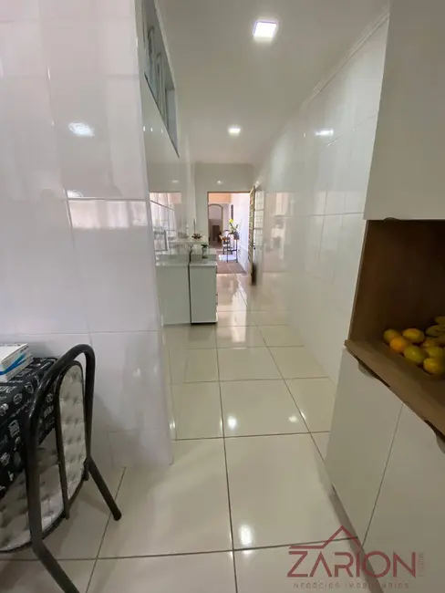 Foto 3 de Casa com 5 quartos à venda, 189m2 em Tremembe - SP