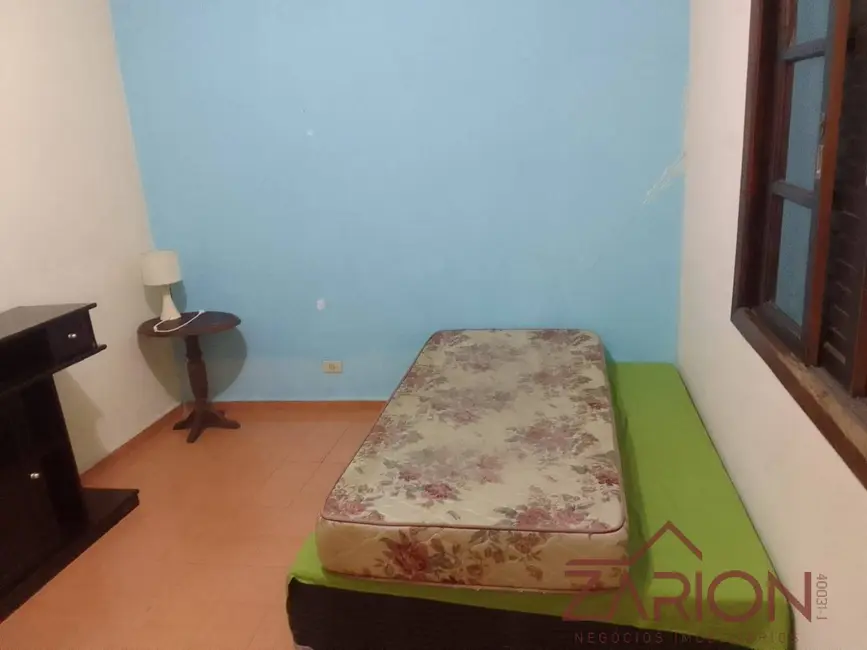 Foto 2 de Casa com 1 quarto para alugar, 25m2 em Vila São José, Taubate - SP