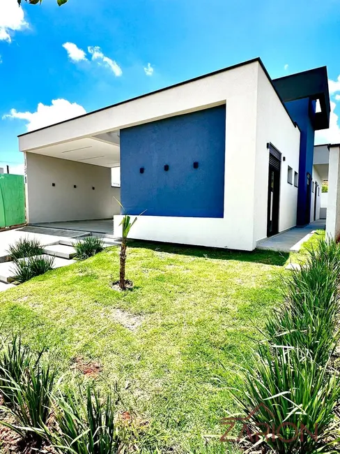 Foto 1 de Casa com 3 quartos à venda, 300m2 em Taubate - SP