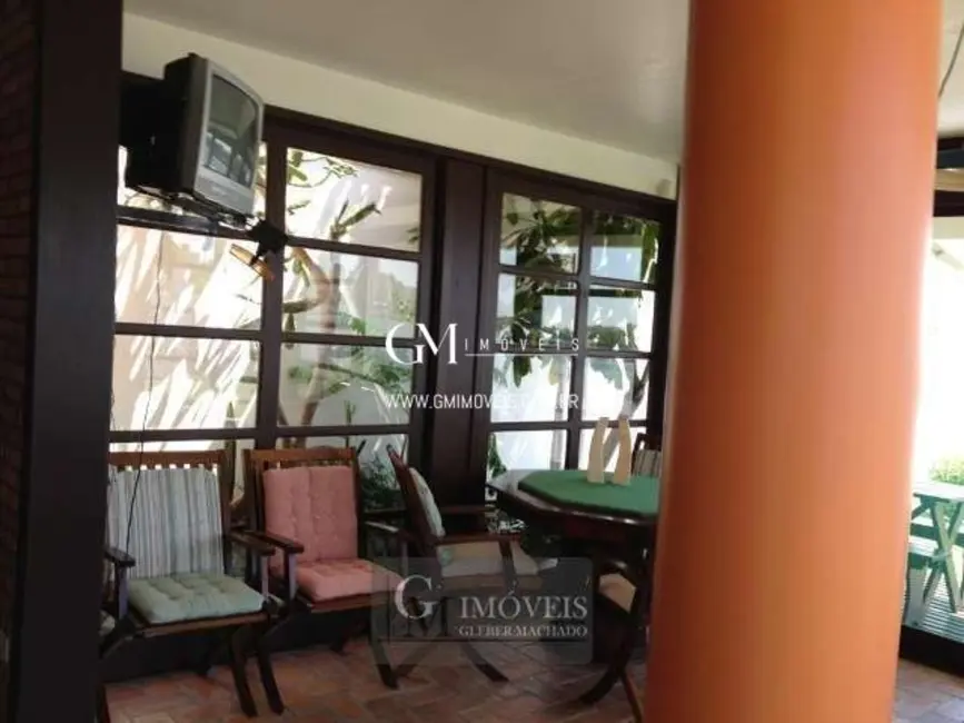 Casa com 5 quartos à venda, 270m2 em Torres - RS - imagem 8 Foto 8 de Casa com 5 quartos à venda, 270m2 em Torres - RS