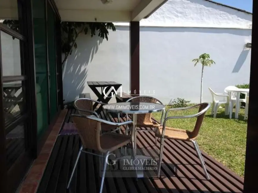 Casa com 5 quartos à venda, 270m2 em Torres - RS - imagem 4 Foto 4 de Casa com 5 quartos à venda, 270m2 em Torres - RS