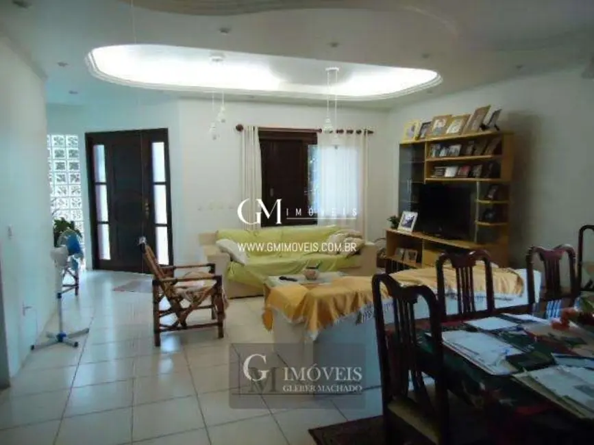 Casa com 4 quartos à venda, 260m2 em Centro, Torres - RS - imagem 7 Foto 7 de Casa com 4 quartos à venda, 260m2 em Centro, Torres - RS