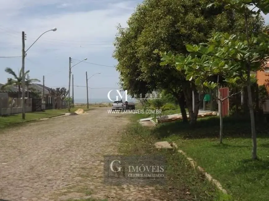 Foto 2 de Terreno / Lote à venda, 720m2 em Torres - RS