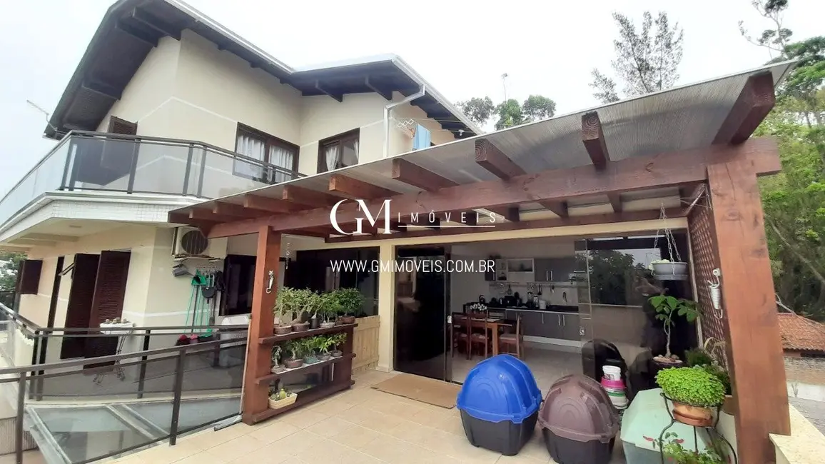 Foto 3 de Casa com 7 quartos à venda, 519m2 em Torres - RS