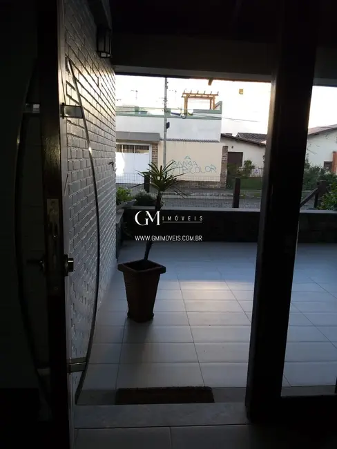 Casa com 5 quartos à venda, 252m2 em Torres - RS - imagem 4 Foto 4 de Casa com 5 quartos à venda, 252m2 em Torres - RS