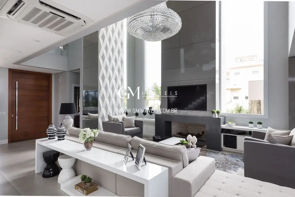 Foto 2 de Casa com 4 quartos à venda, 331m2 em Torres - RS