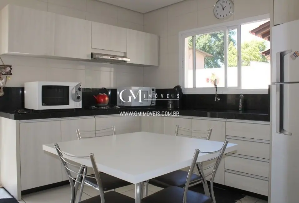 Casa com 4 quartos à venda, 190m2 em Torres - RS - imagem 6 Foto 6 de Casa com 4 quartos à venda, 190m2 em Torres - RS