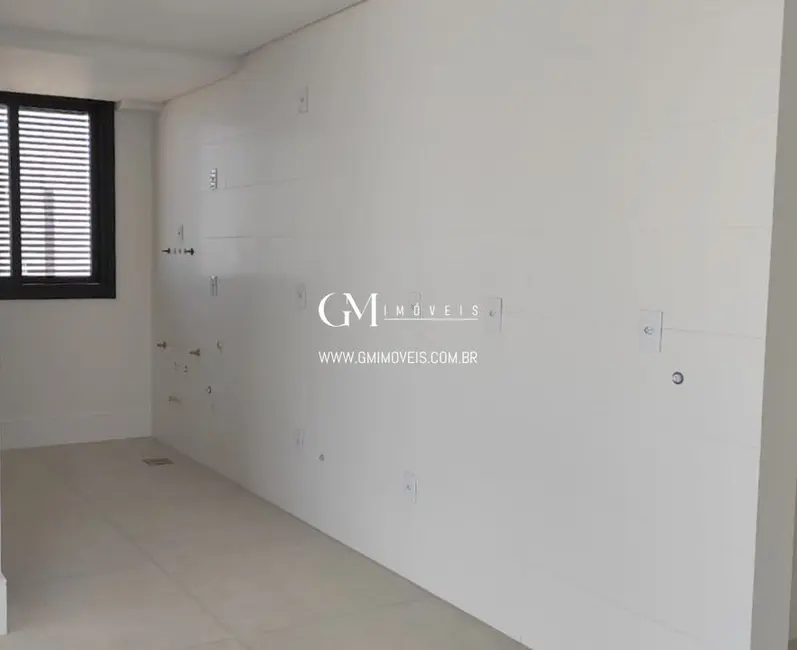 Apartamento com 4 quartos à venda, 215m2 em Torres - RS - imagem 4 Foto 4 de Apartamento com 4 quartos à venda, 215m2 em Torres - RS