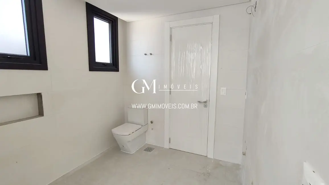 Apartamento com 4 quartos à venda, 215m2 em Torres - RS - imagem 8 Foto 8 de Apartamento com 4 quartos à venda, 215m2 em Torres - RS