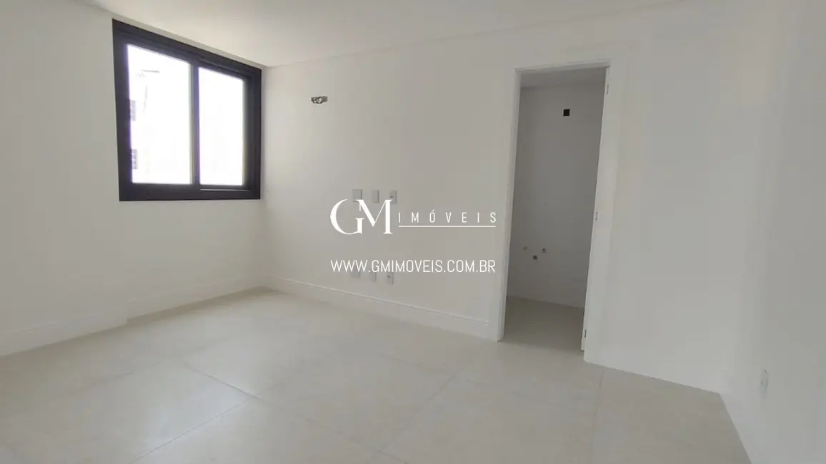 Apartamento com 4 quartos à venda, 215m2 em Torres - RS - imagem 9 Foto 9 de Apartamento com 4 quartos à venda, 215m2 em Torres - RS