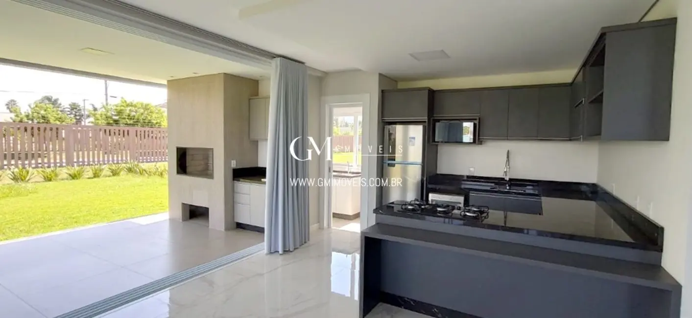 Casa de Condomínio com 4 quartos à venda, 344m2 em Torres - RS - imagem 4 Foto 4 de Casa de Condomínio com 4 quartos à venda, 344m2 em Torres - RS