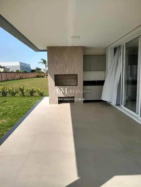 Casa de Condomínio com 4 quartos à venda, 344m2 em Torres - RS - imagem 5 Foto 5 de Casa de Condomínio com 4 quartos à venda, 344m2 em Torres - RS