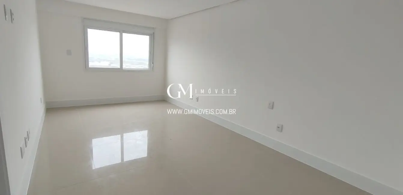 Apartamento com 4 quartos à venda, 216m2 em Torres - RS - imagem 9 Foto 9 de Apartamento com 4 quartos à venda, 216m2 em Torres - RS