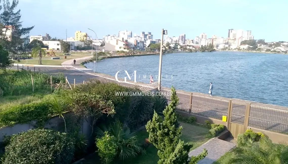 Foto 9 de Casa com 3 quartos à venda, 243m2 em Centro, Torres - RS