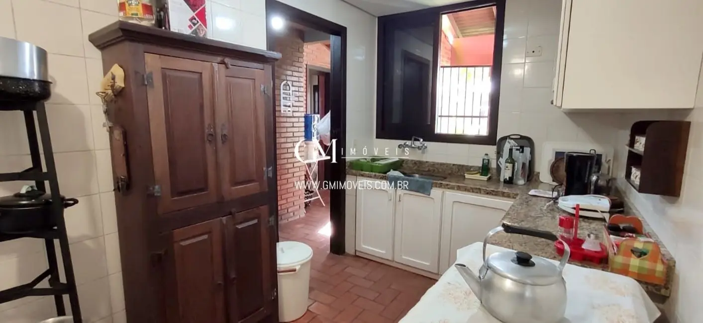 Casa com 7 quartos à venda, 282m2 em Torres - RS - imagem 7 Foto 7 de Casa com 7 quartos à venda, 282m2 em Torres - RS