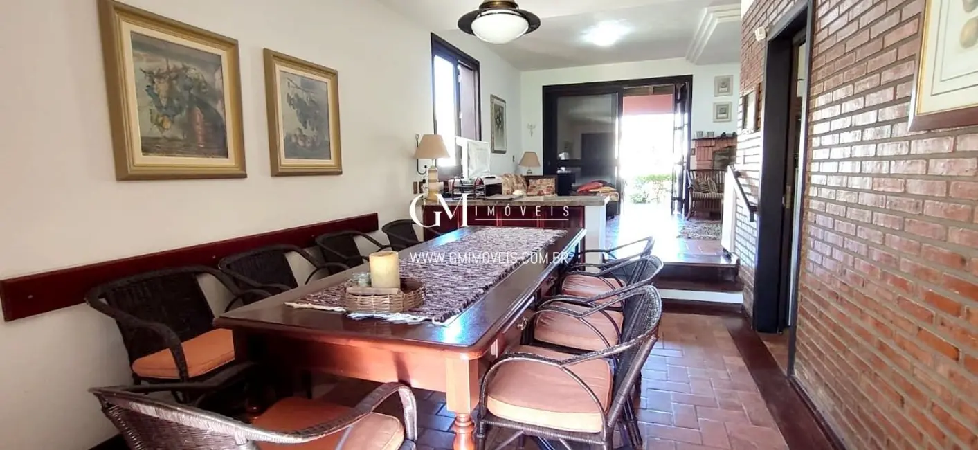 Casa com 7 quartos à venda, 282m2 em Torres - RS - imagem 5 Foto 5 de Casa com 7 quartos à venda, 282m2 em Torres - RS