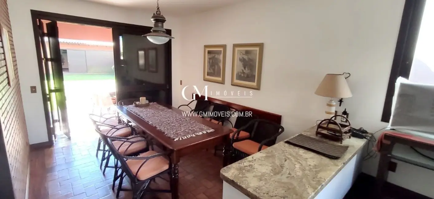 Casa com 7 quartos à venda, 282m2 em Torres - RS - imagem 6 Foto 6 de Casa com 7 quartos à venda, 282m2 em Torres - RS