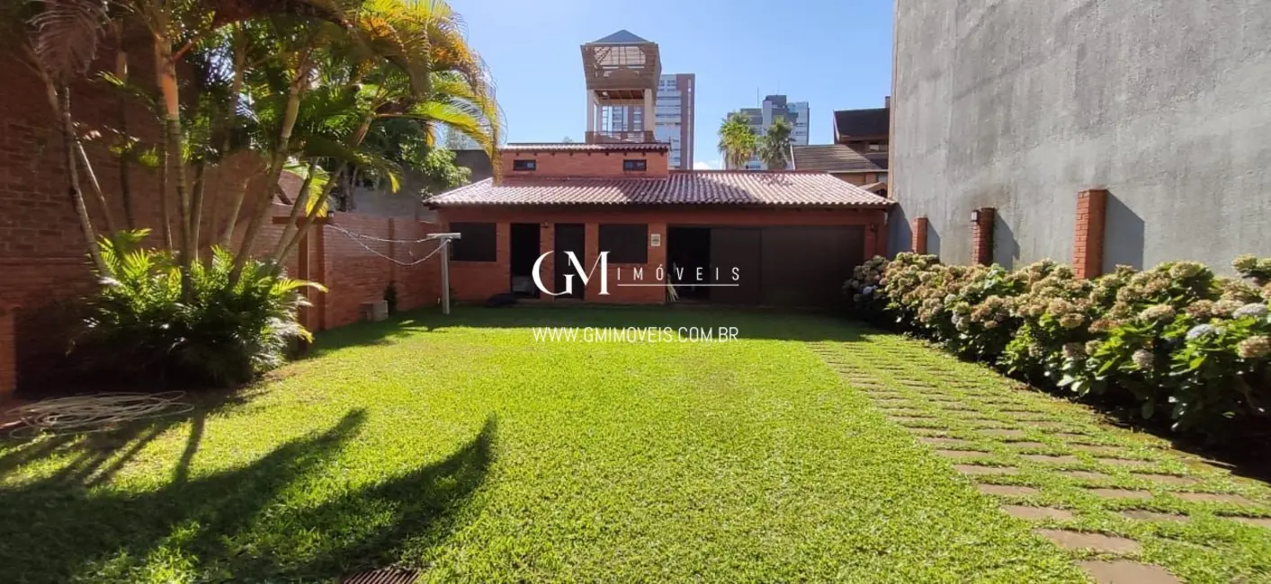 Casa com 7 quartos à venda, 282m2 em Torres - RS - imagem 2 Foto 2 de Casa com 7 quartos à venda, 282m2 em Torres - RS