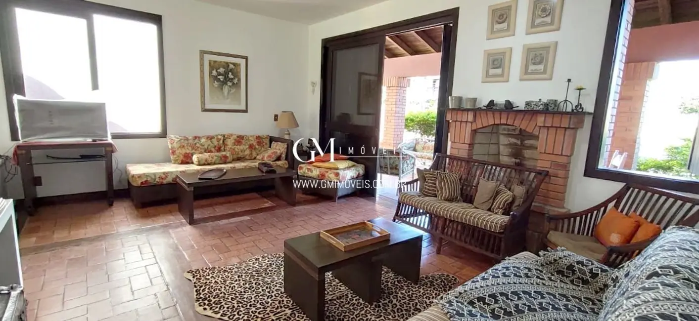 Casa com 7 quartos à venda, 282m2 em Torres - RS - imagem 3 Foto 3 de Casa com 7 quartos à venda, 282m2 em Torres - RS