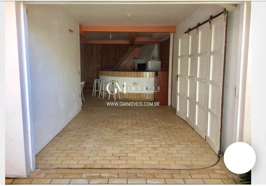 Foto 2 de Casa com 6 quartos à venda, 316m2 em Torres - RS