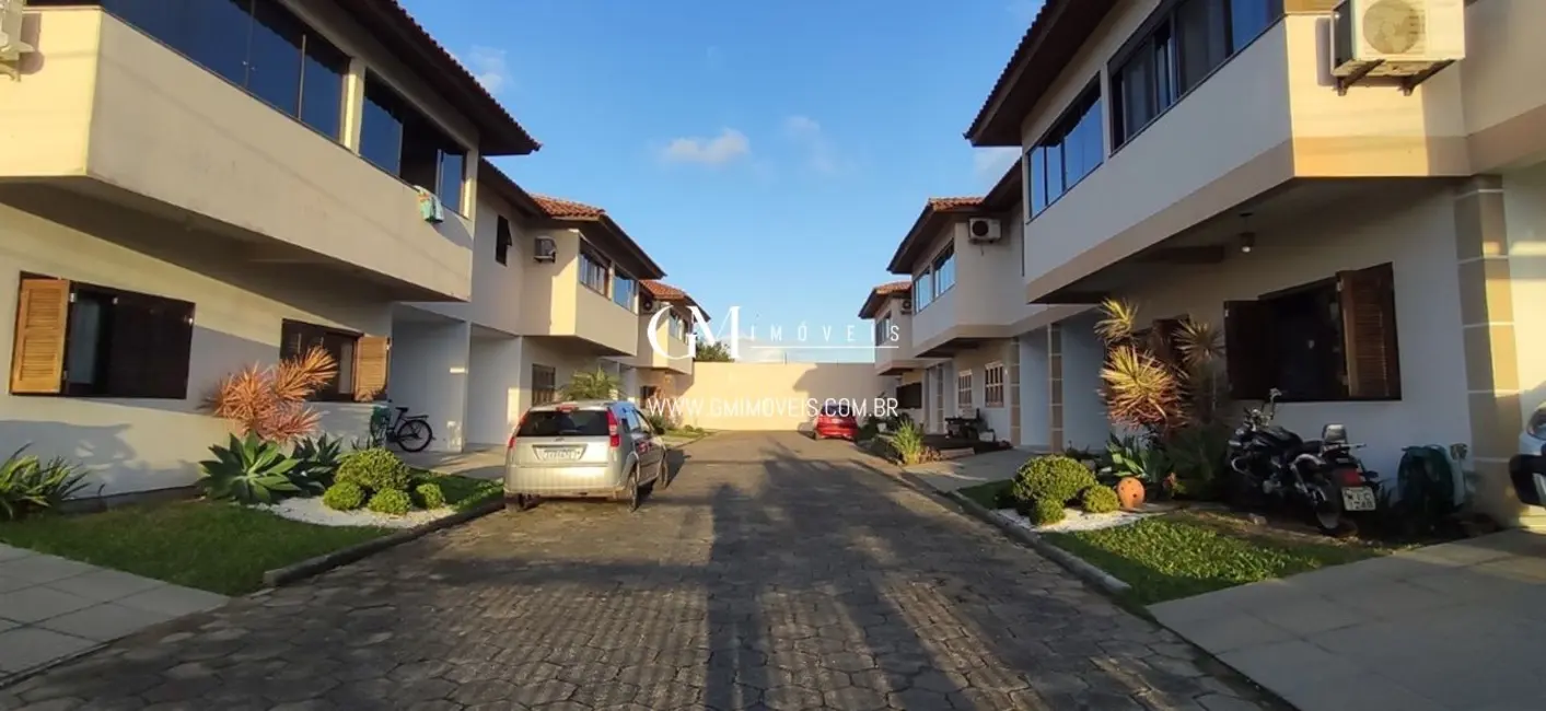 Foto 1 de Casa com 3 quartos à venda, 142m2 em Torres - RS