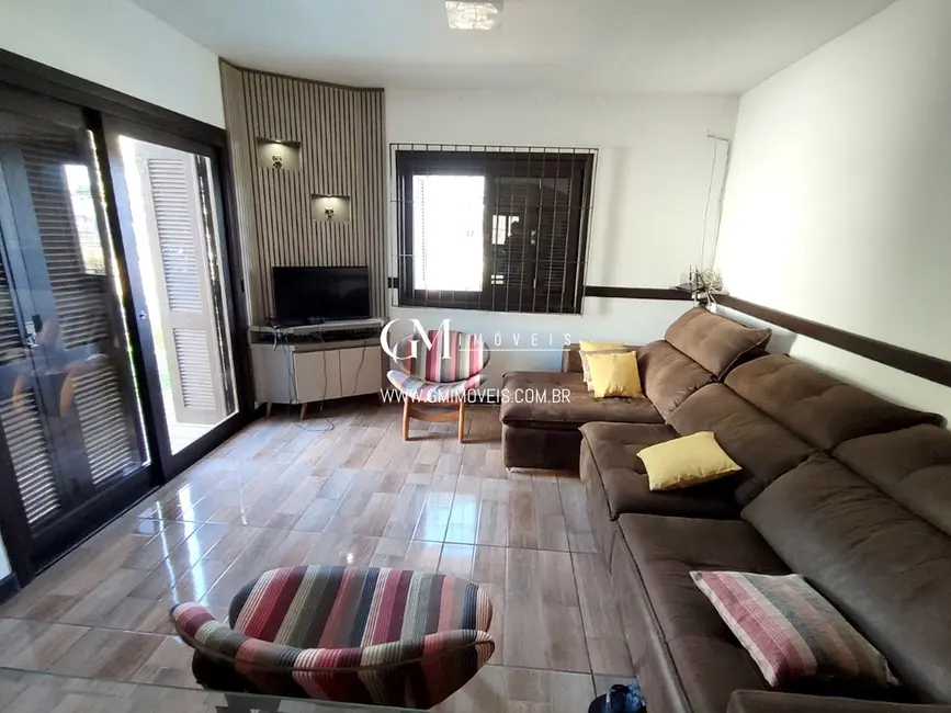 Casa com 6 quartos à venda, 160m2 em Torres - RS - imagem 5 Foto 5 de Casa com 6 quartos à venda, 160m2 em Torres - RS