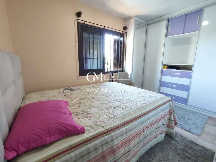 Casa com 6 quartos à venda, 160m2 em Torres - RS - imagem 9 Foto 9 de Casa com 6 quartos à venda, 160m2 em Torres - RS