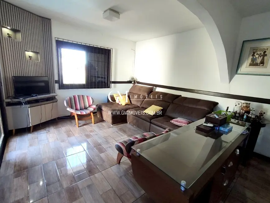 Casa com 6 quartos à venda, 160m2 em Torres - RS - imagem 6 Foto 6 de Casa com 6 quartos à venda, 160m2 em Torres - RS