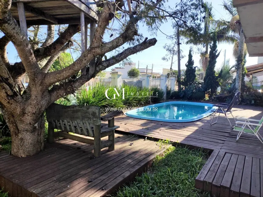 Casa com 6 quartos à venda, 160m2 em Torres - RS - imagem 3 Foto 3 de Casa com 6 quartos à venda, 160m2 em Torres - RS