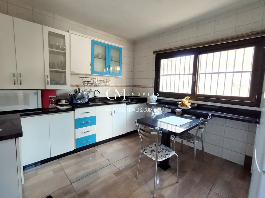 Casa com 6 quartos à venda, 160m2 em Torres - RS - imagem 7 Foto 7 de Casa com 6 quartos à venda, 160m2 em Torres - RS