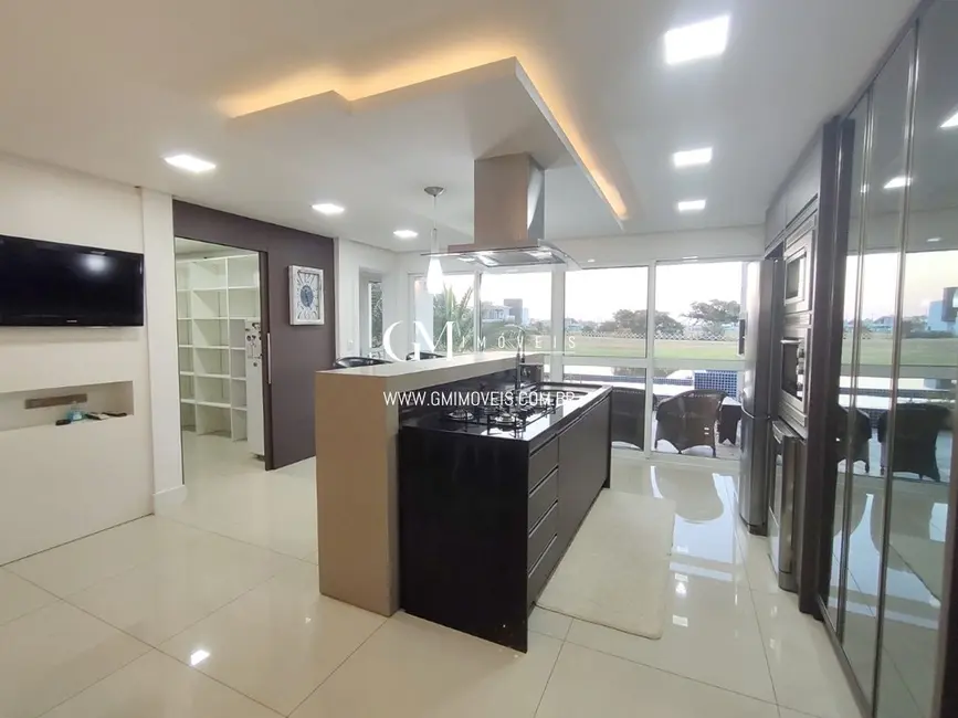 Casa de Condomínio com 5 quartos à venda, 330m2 em Torres - RS - imagem 9 Foto 9 de Casa de Condomínio com 5 quartos à venda, 330m2 em Torres - RS