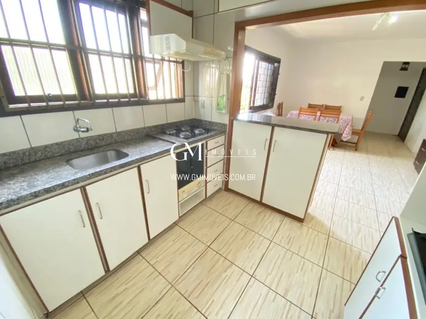 Apartamento com 2 quartos à venda, 68m2 em Centro, Torres - RS - imagem 3 Foto 3 de Apartamento com 2 quartos à venda, 68m2 em Centro, Torres - RS