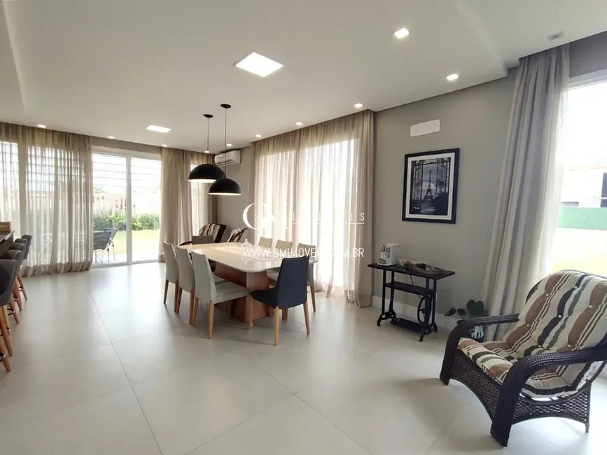 Foto 6 de Casa com 4 quartos à venda, 320m2 em Torres - RS