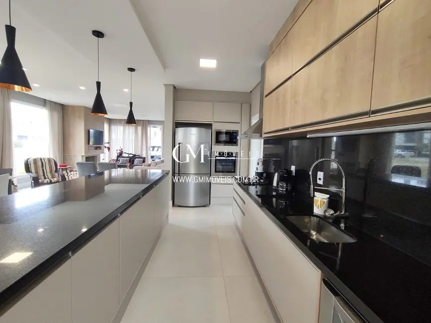 Foto 8 de Casa com 4 quartos à venda, 320m2 em Torres - RS